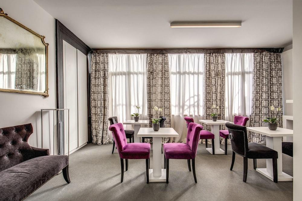 Residenza Bourbon Hotel Рим Екстериор снимка